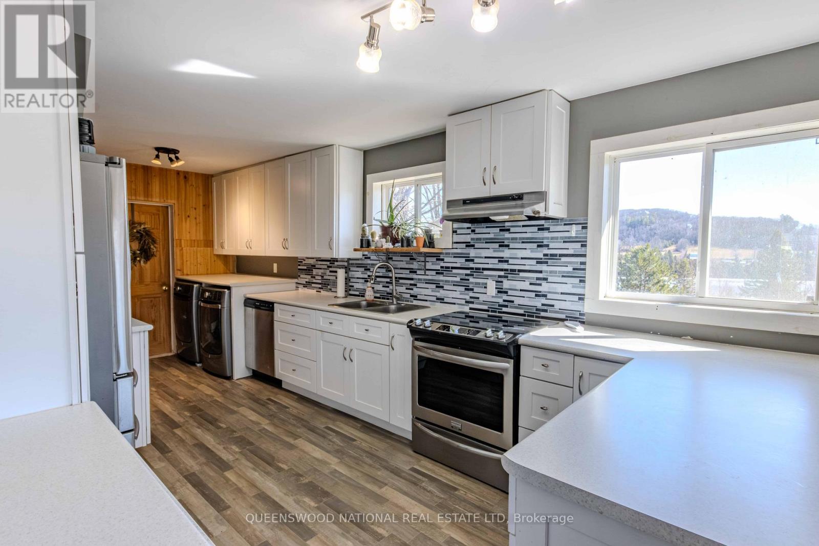 954 SCHUTT ROAD - 14