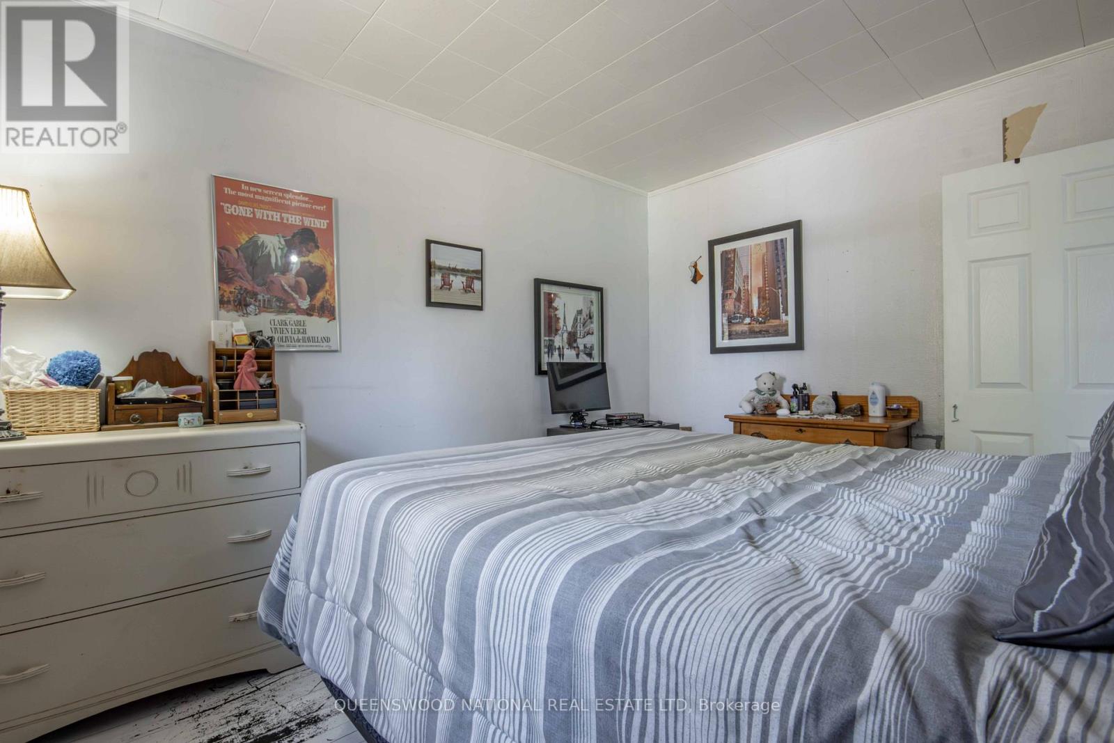 954 SCHUTT ROAD - 30