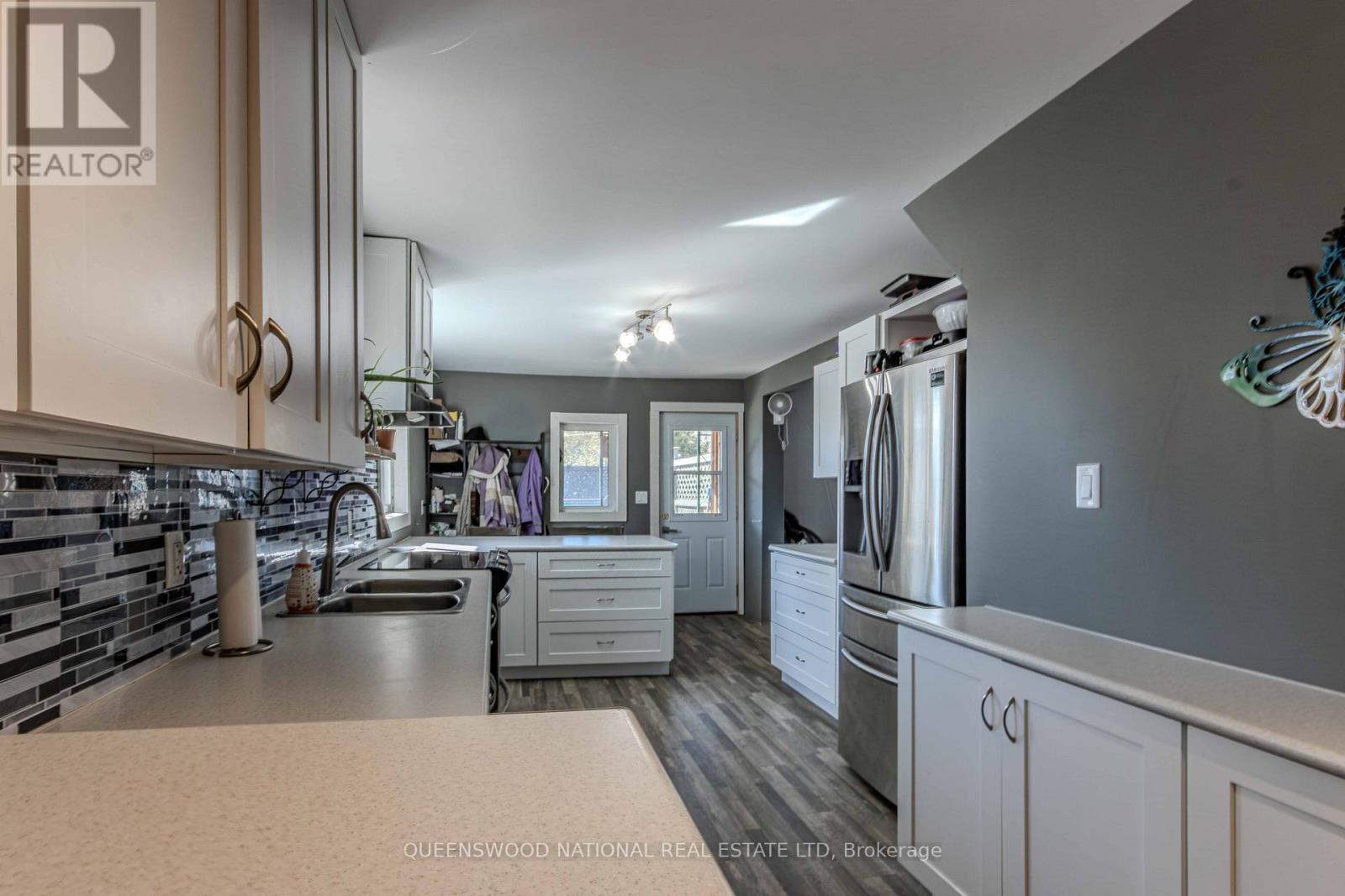 954 SCHUTT ROAD - 15