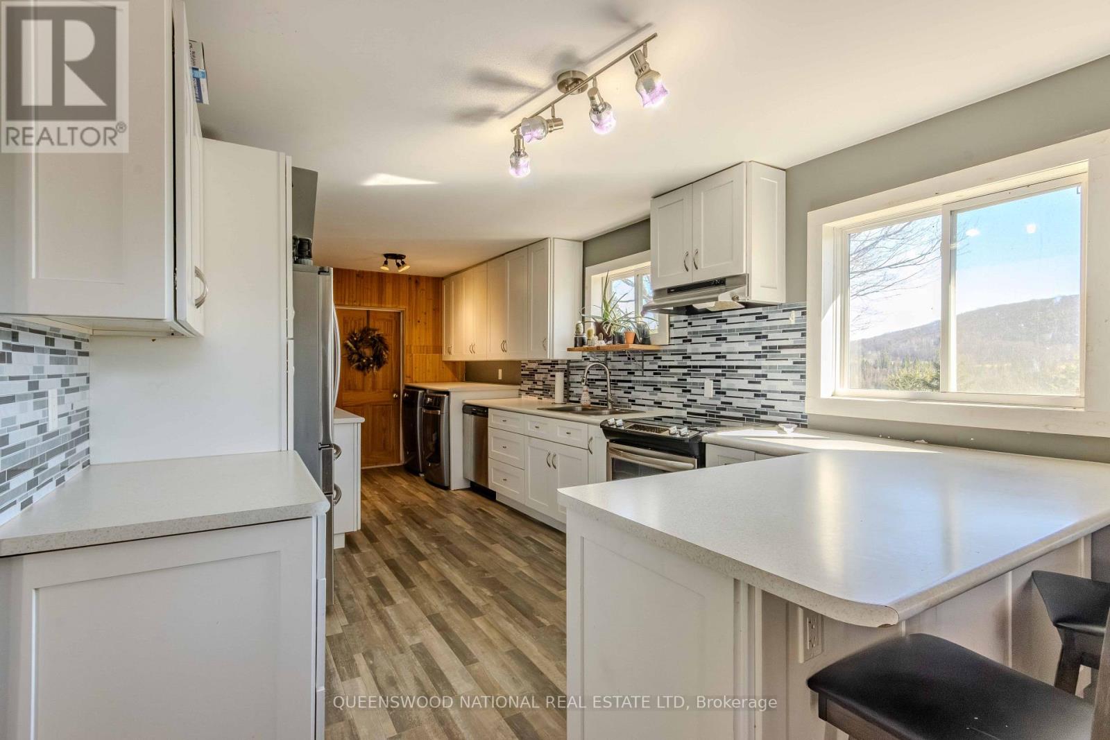 954 SCHUTT ROAD - 19