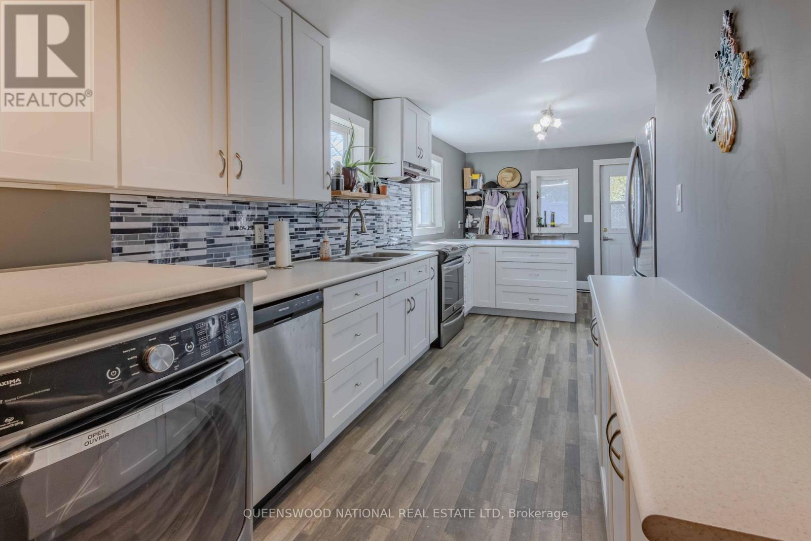 954 SCHUTT ROAD - 16