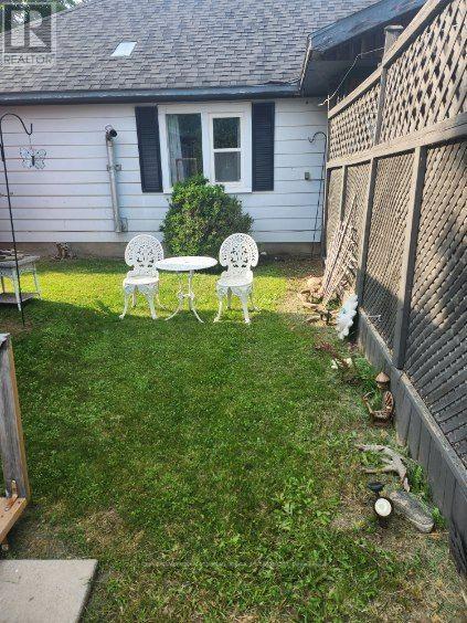 954 SCHUTT ROAD - 9