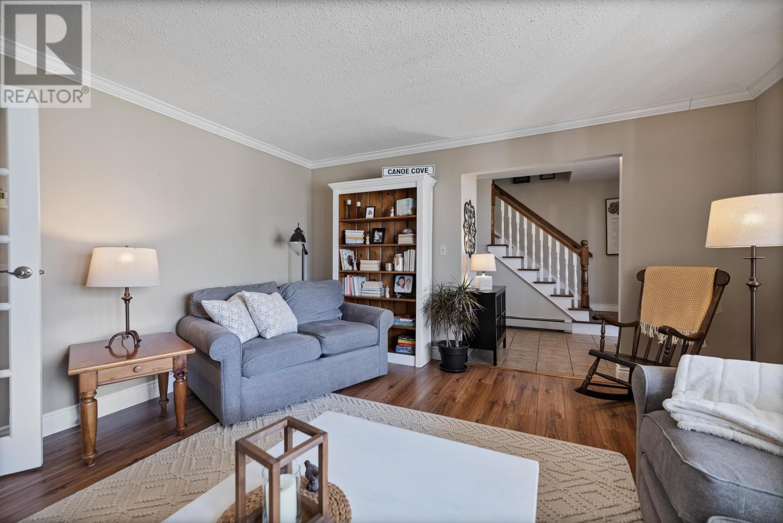 8 MacMillan Crescent - 11
