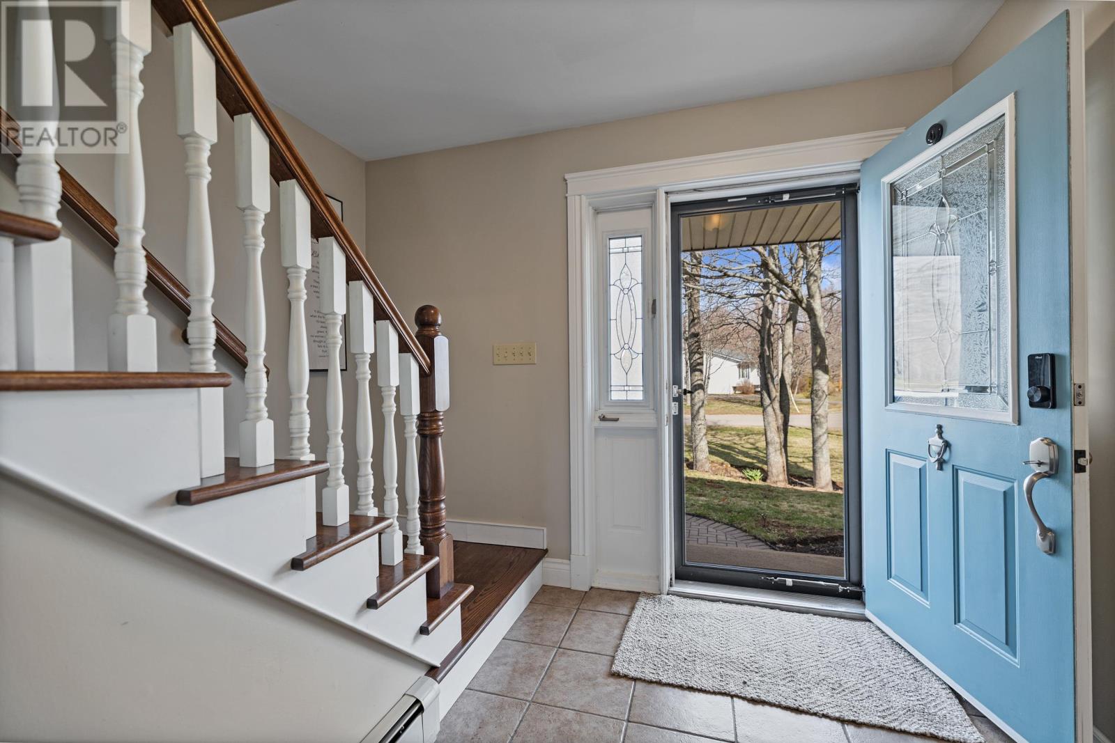 8 MacMillan Crescent - 7