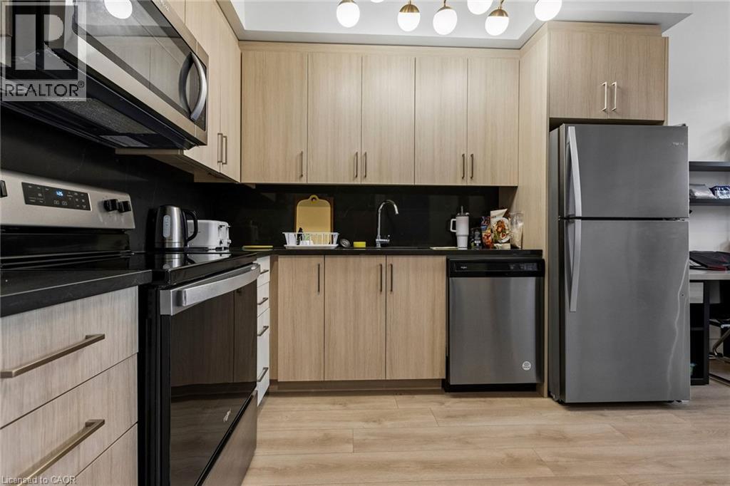 #131 145 COLUMBIA Street W - 15