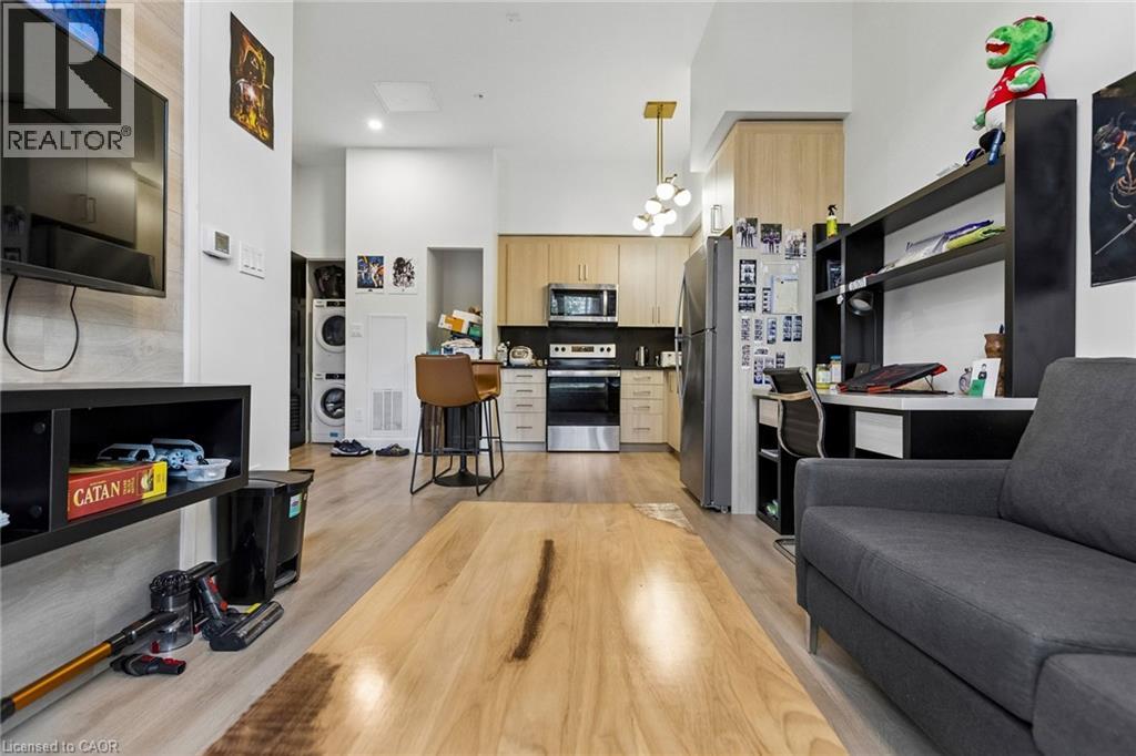 #131 145 COLUMBIA Street W - 33