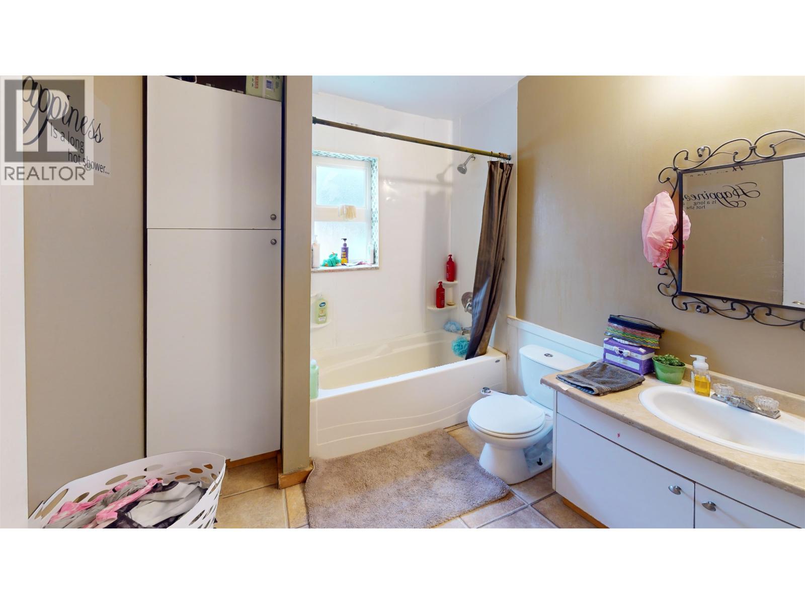 1944 POPLAR AVENUE - 21