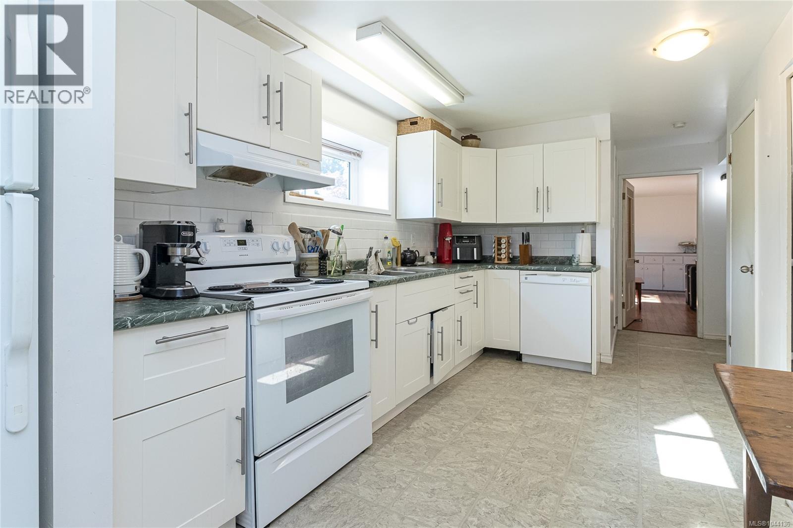  1510 Edgemont Road, Saanich