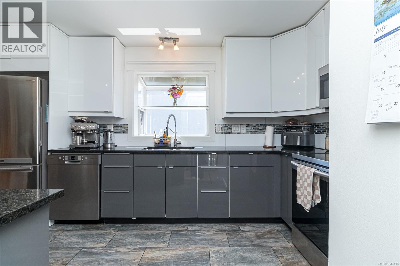  1510 Edgemont Road, Saanich