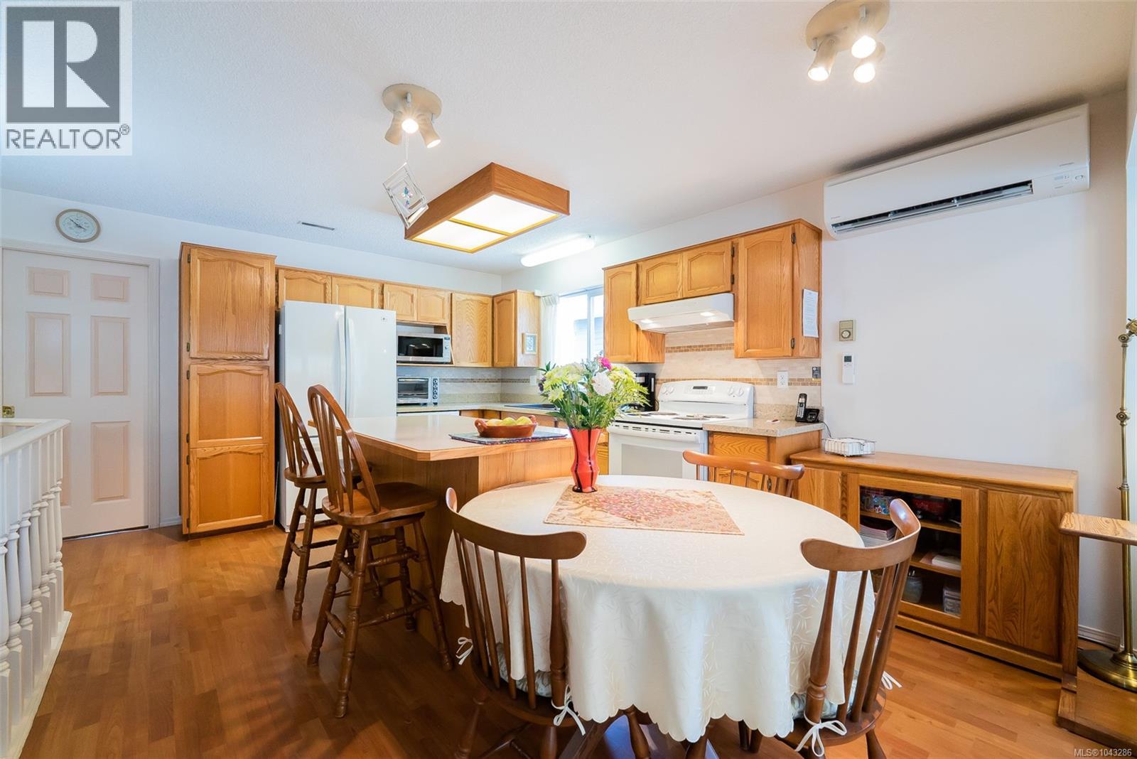 2145 Michigan Way - 7
