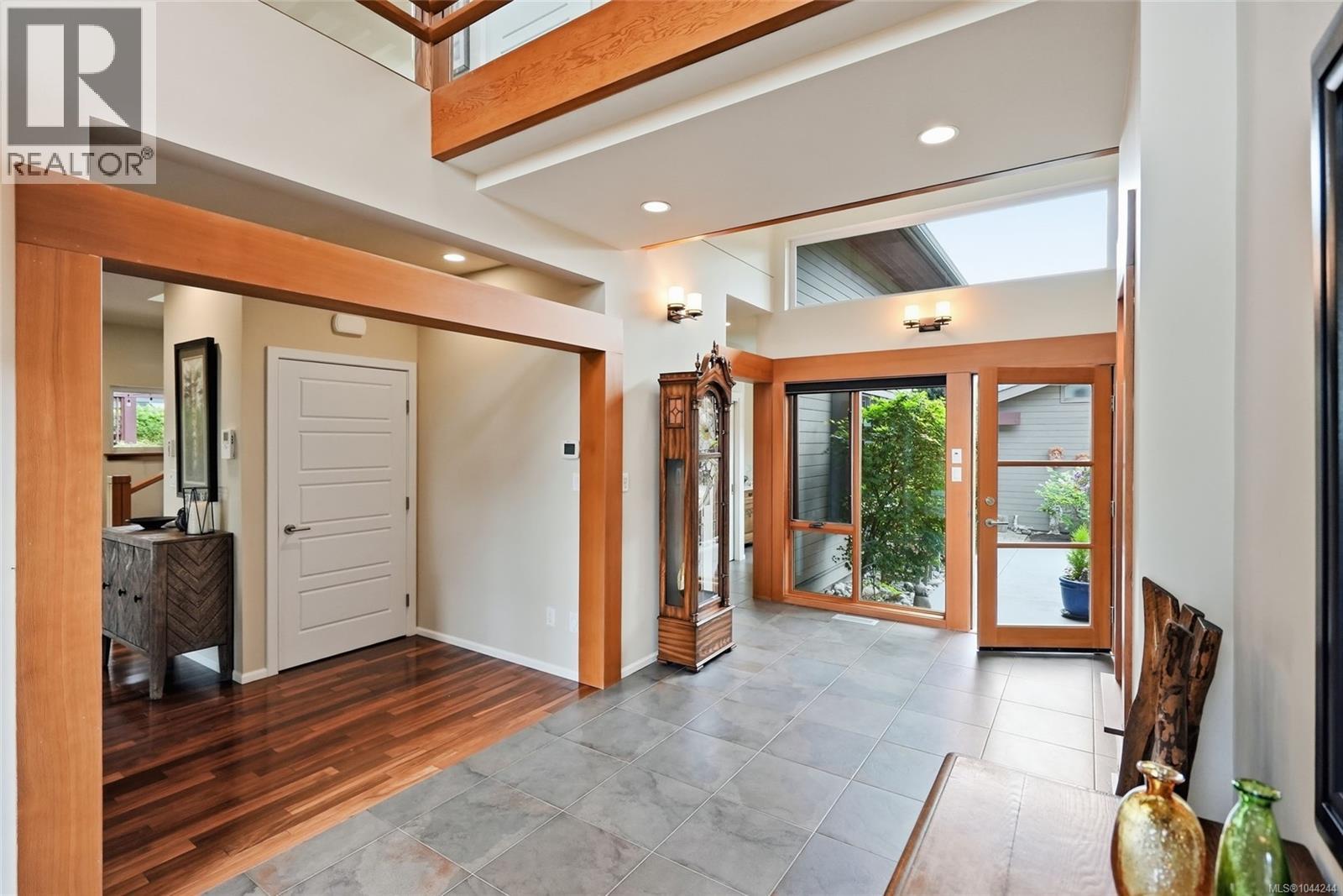 880 Bluffs Dr - 18