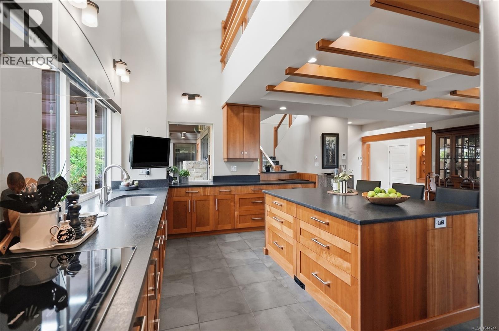 880 Bluffs Dr - 27