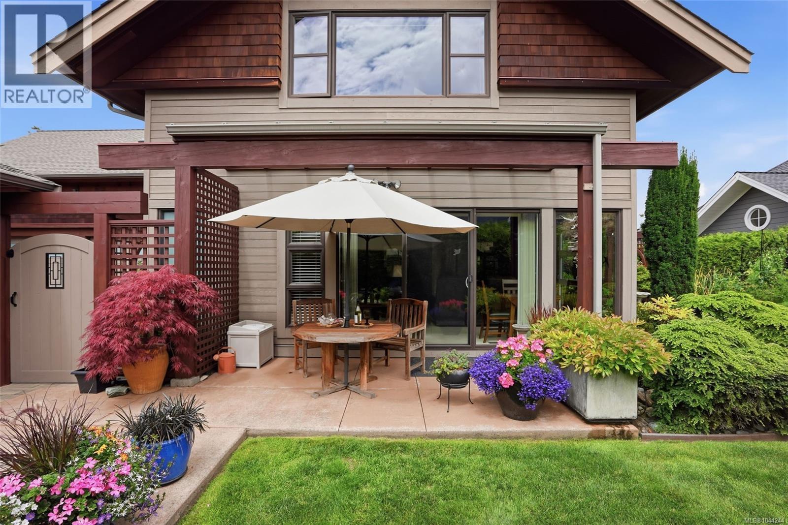 880 Bluffs Dr - 35