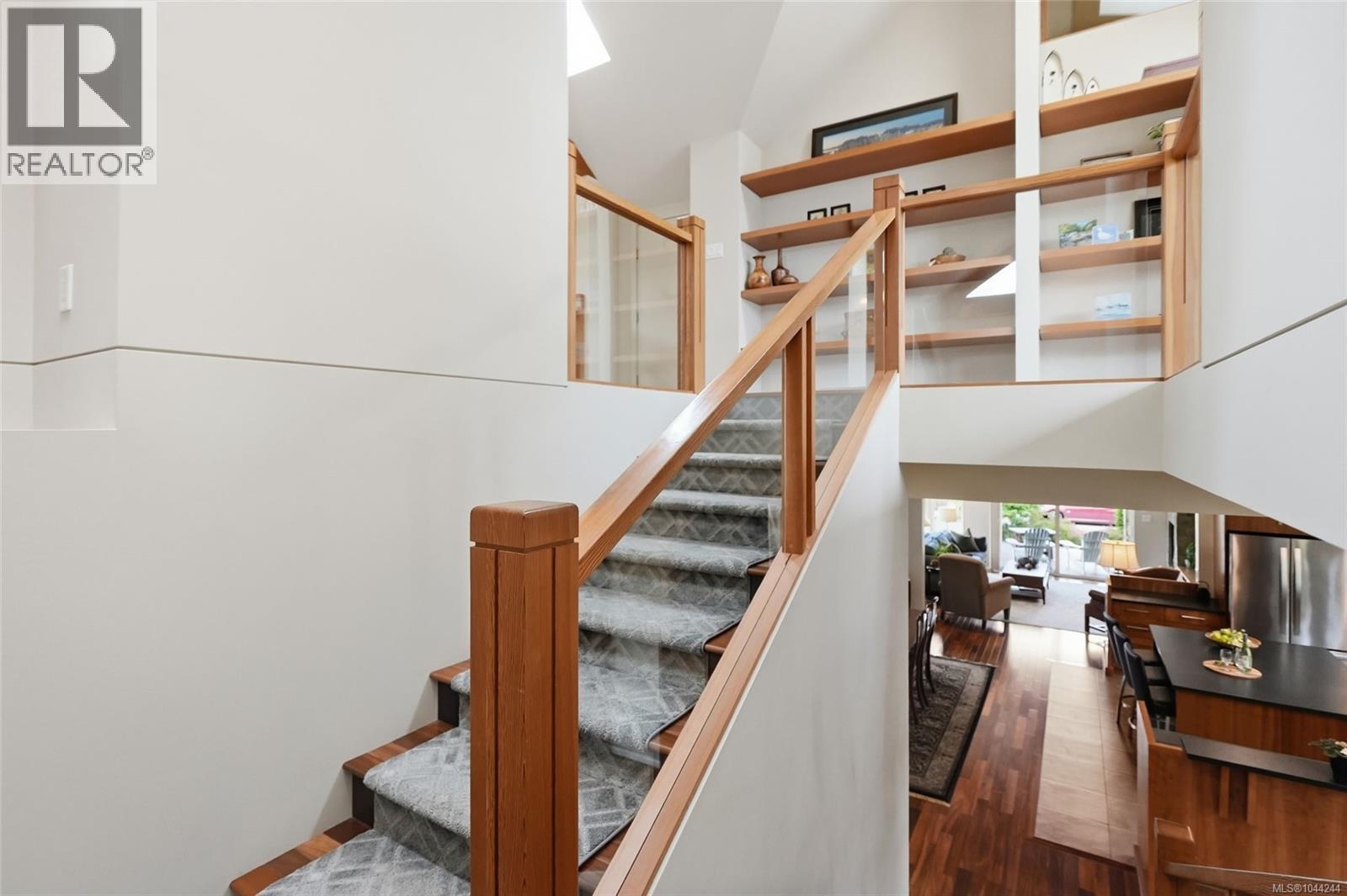 880 Bluffs Dr - 40