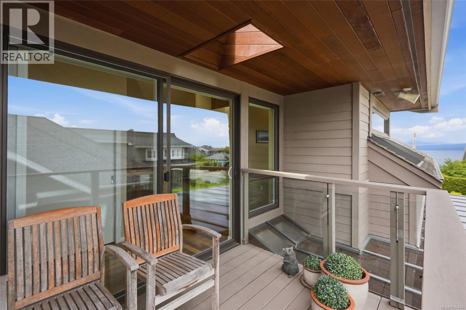 880 Bluffs Dr - 42
