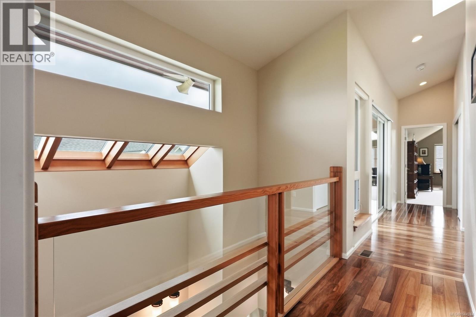 880 Bluffs Dr - 43