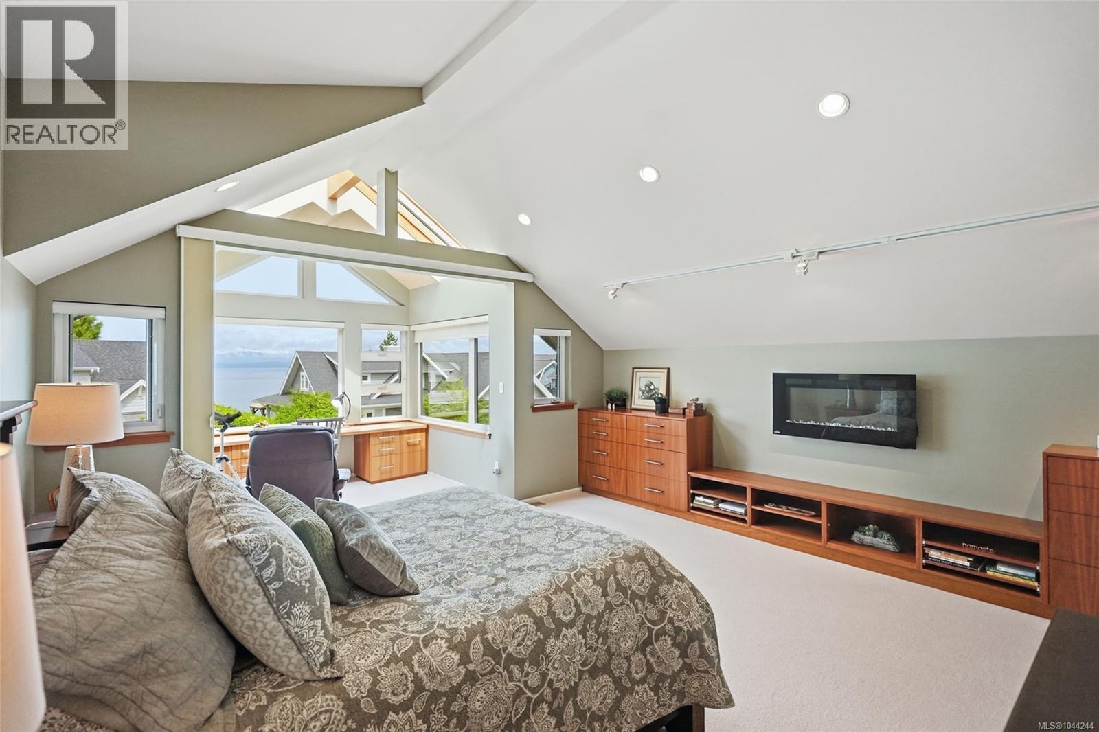 880 Bluffs Dr - 44