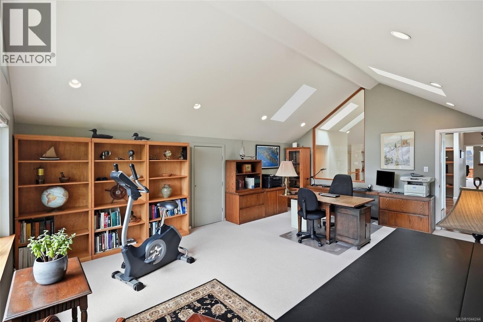 880 Bluffs Dr - 48