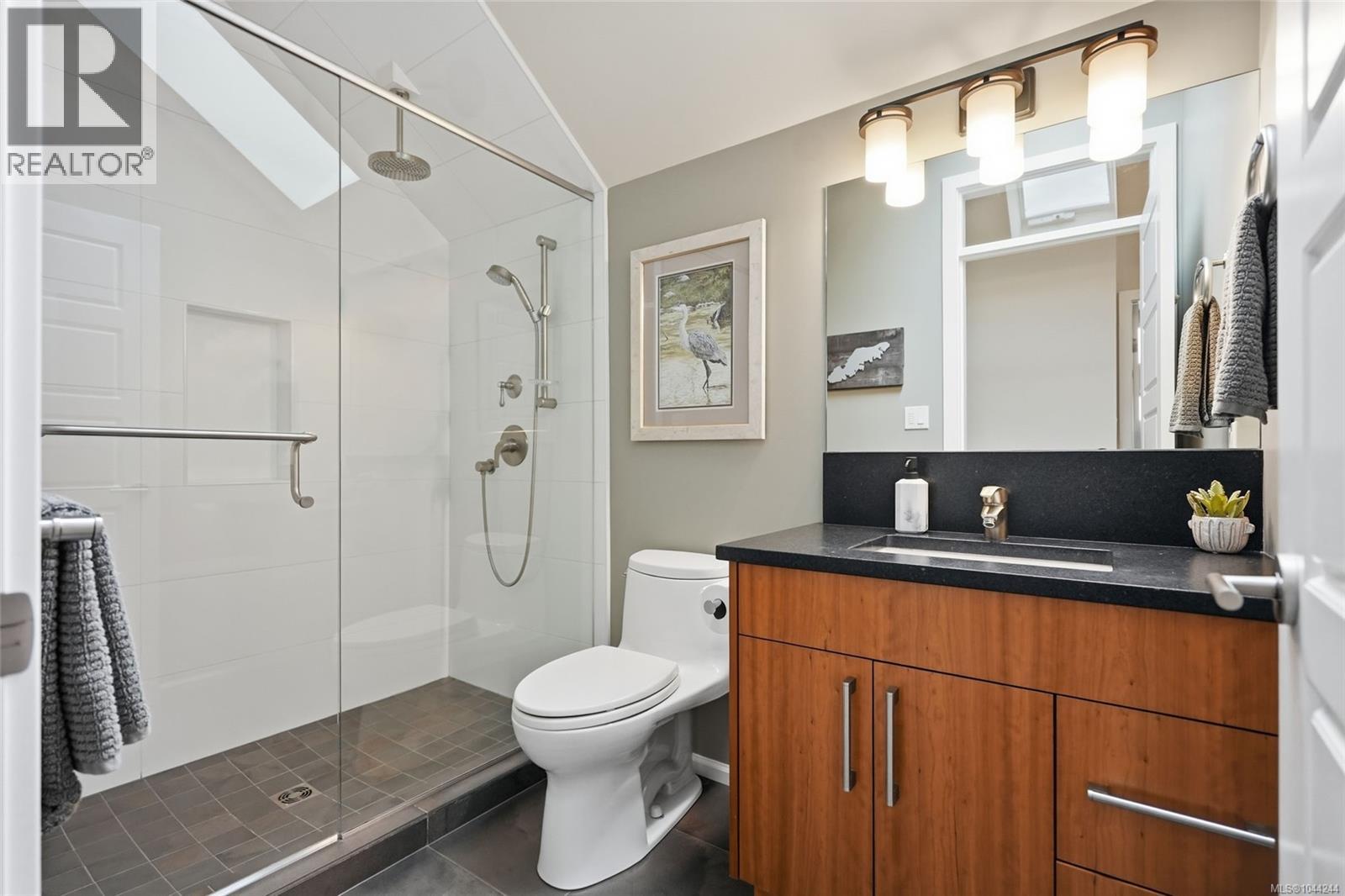 880 Bluffs Dr - 50