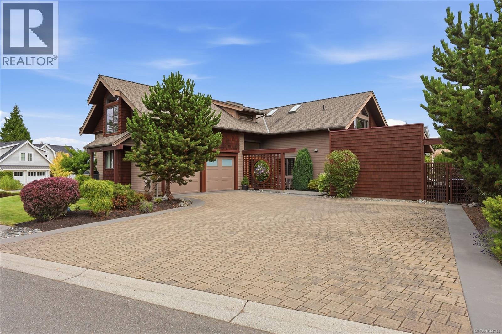 880 Bluffs Dr - 53