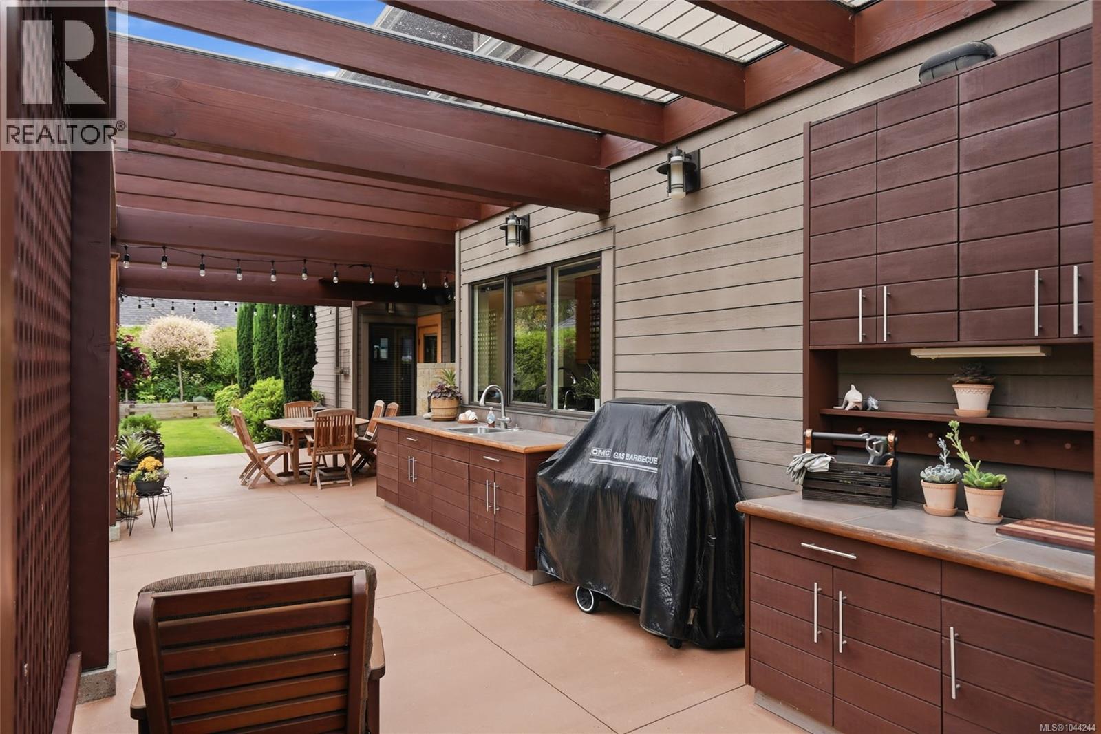 880 Bluffs Dr - 8