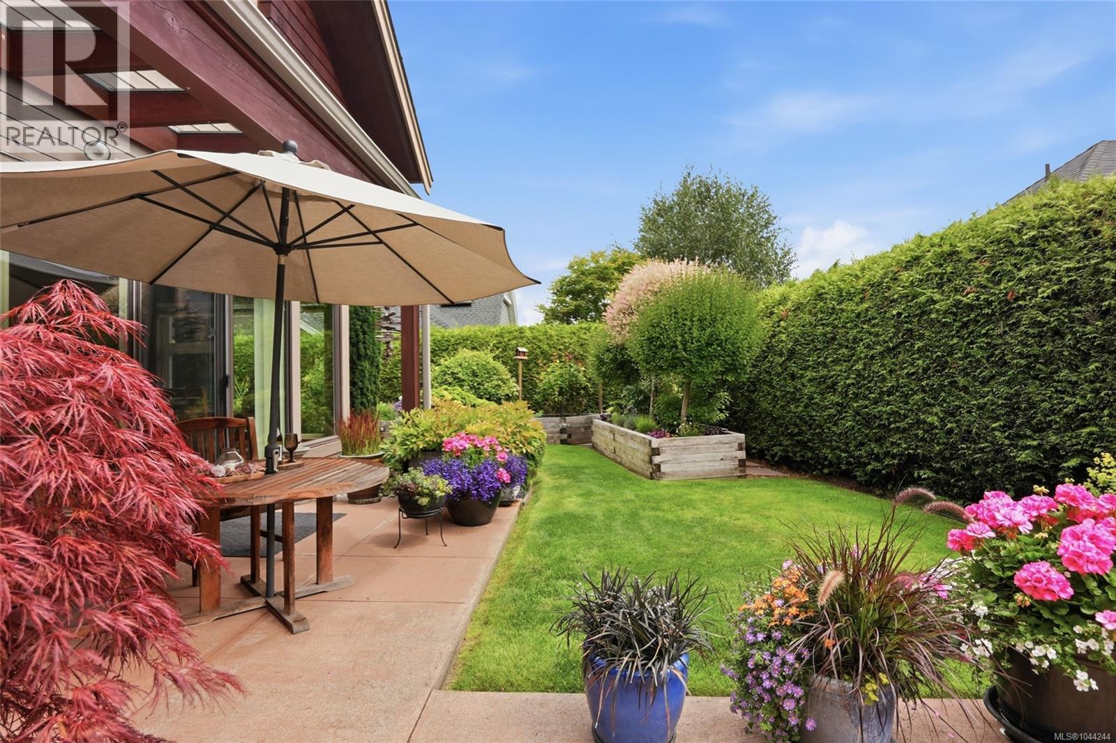 880 Bluffs Dr - 9