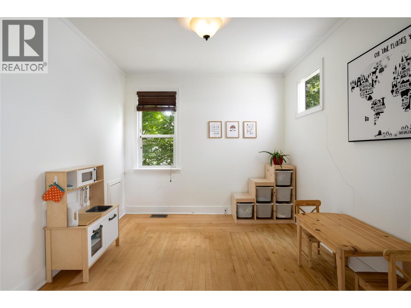 2105 32 Avenue - 26