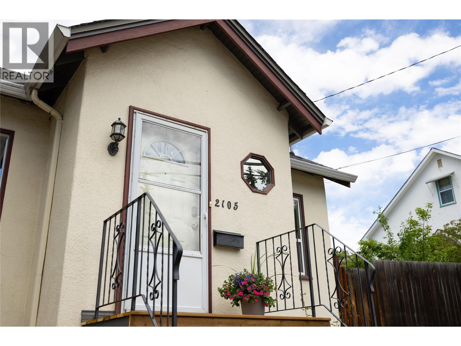 2105 32 Avenue - 13