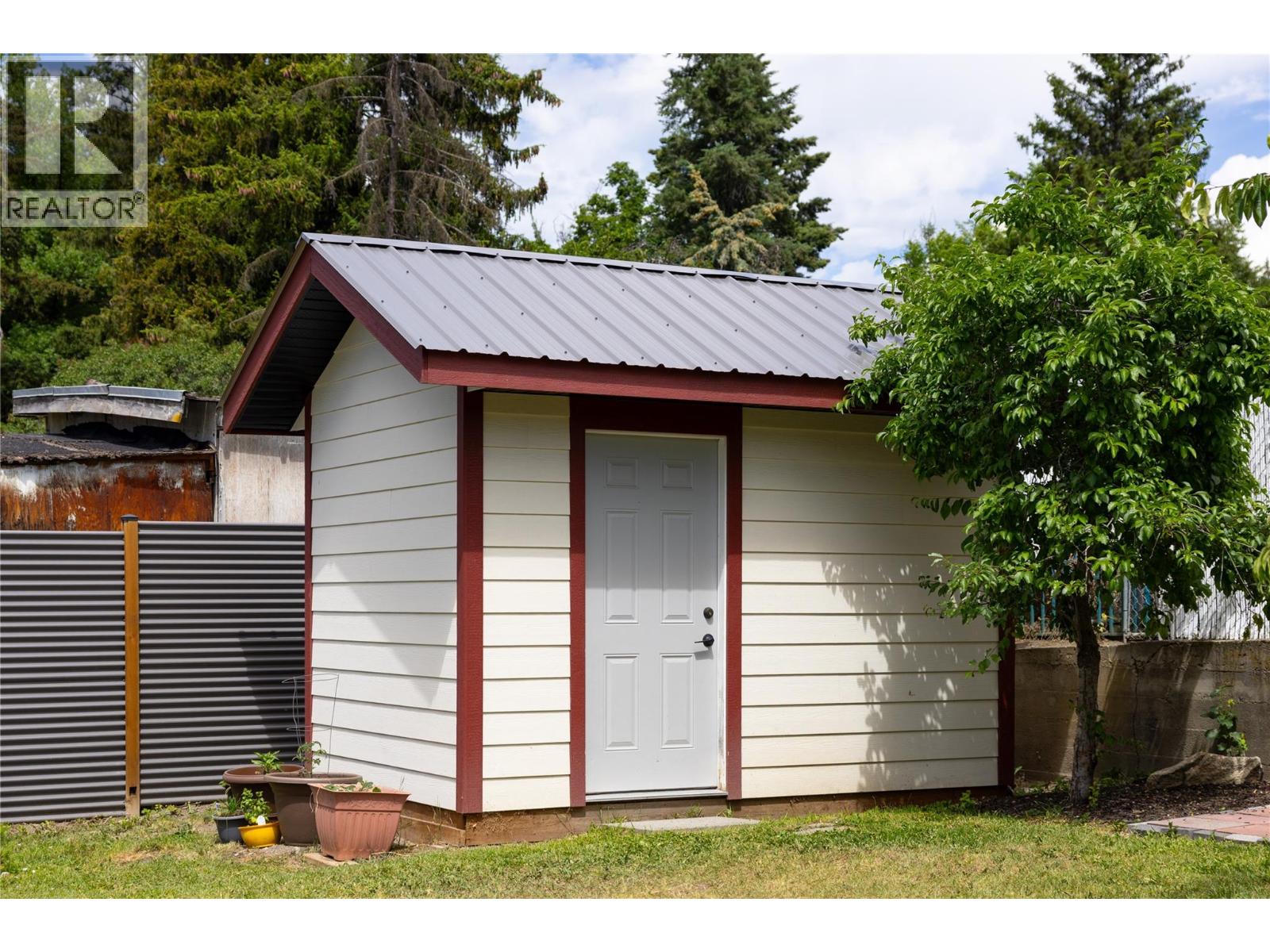 2105 32 Avenue - 51