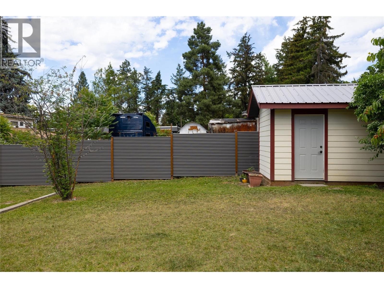 2105 32 Avenue - 11