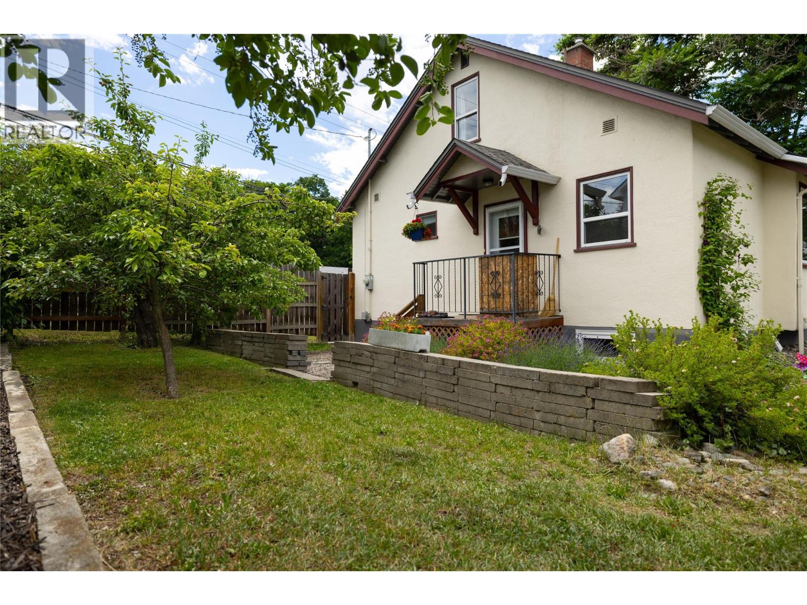 2105 32 Avenue - 5