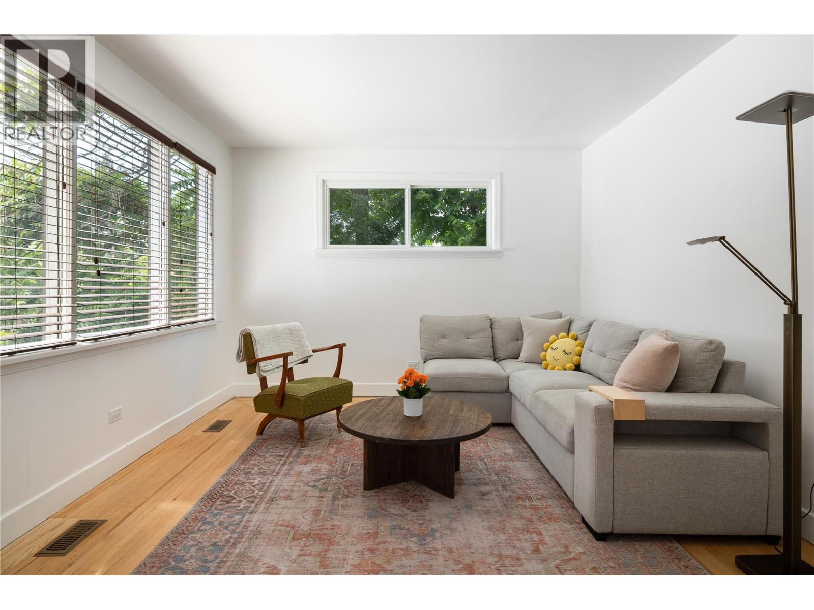 2105 32 Avenue - 16