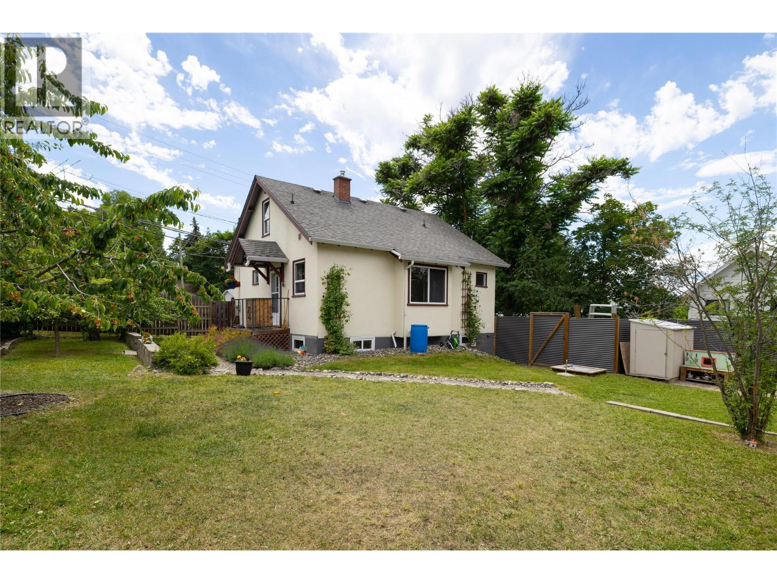 2105 32 Avenue - 4