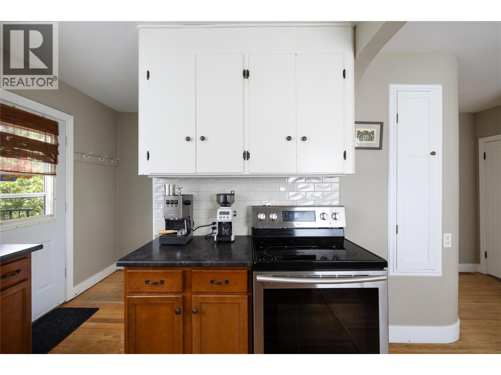 2105 32 Avenue - 22