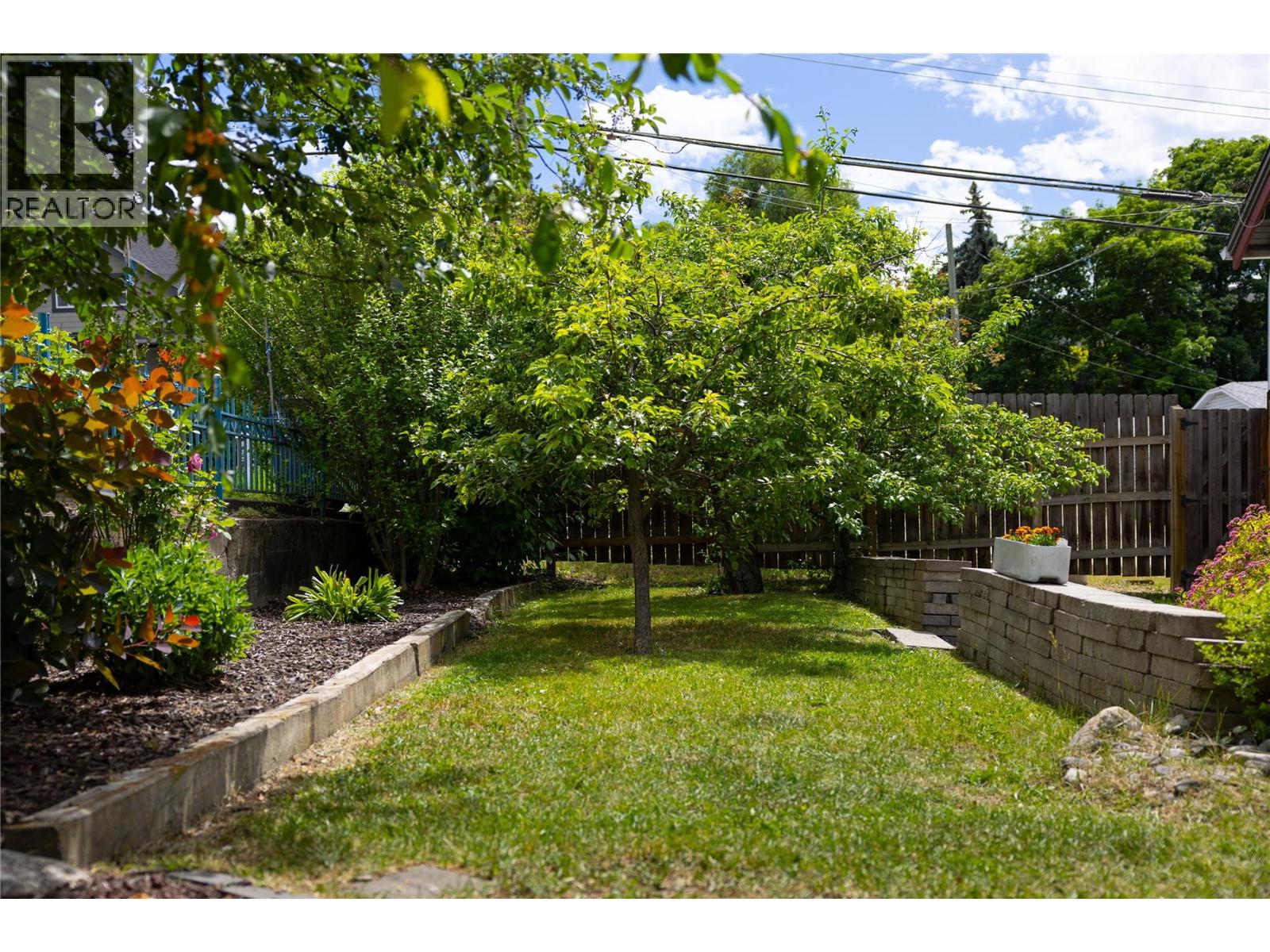 2105 32 Avenue - 12
