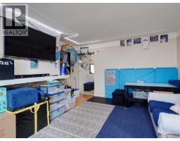Primary Bedroom - 1564 North Dairy Rd, Saanich, BC V8T3V3 Photo 15