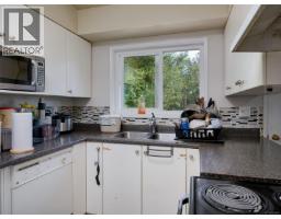 Primary Bedroom - 1564 North Dairy Rd, Saanich, BC V8T3V3 Photo 6