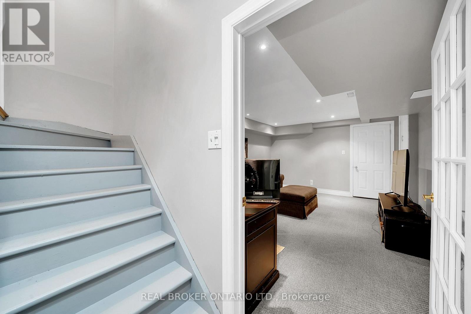 134 MCCREADY DRIVE - 33