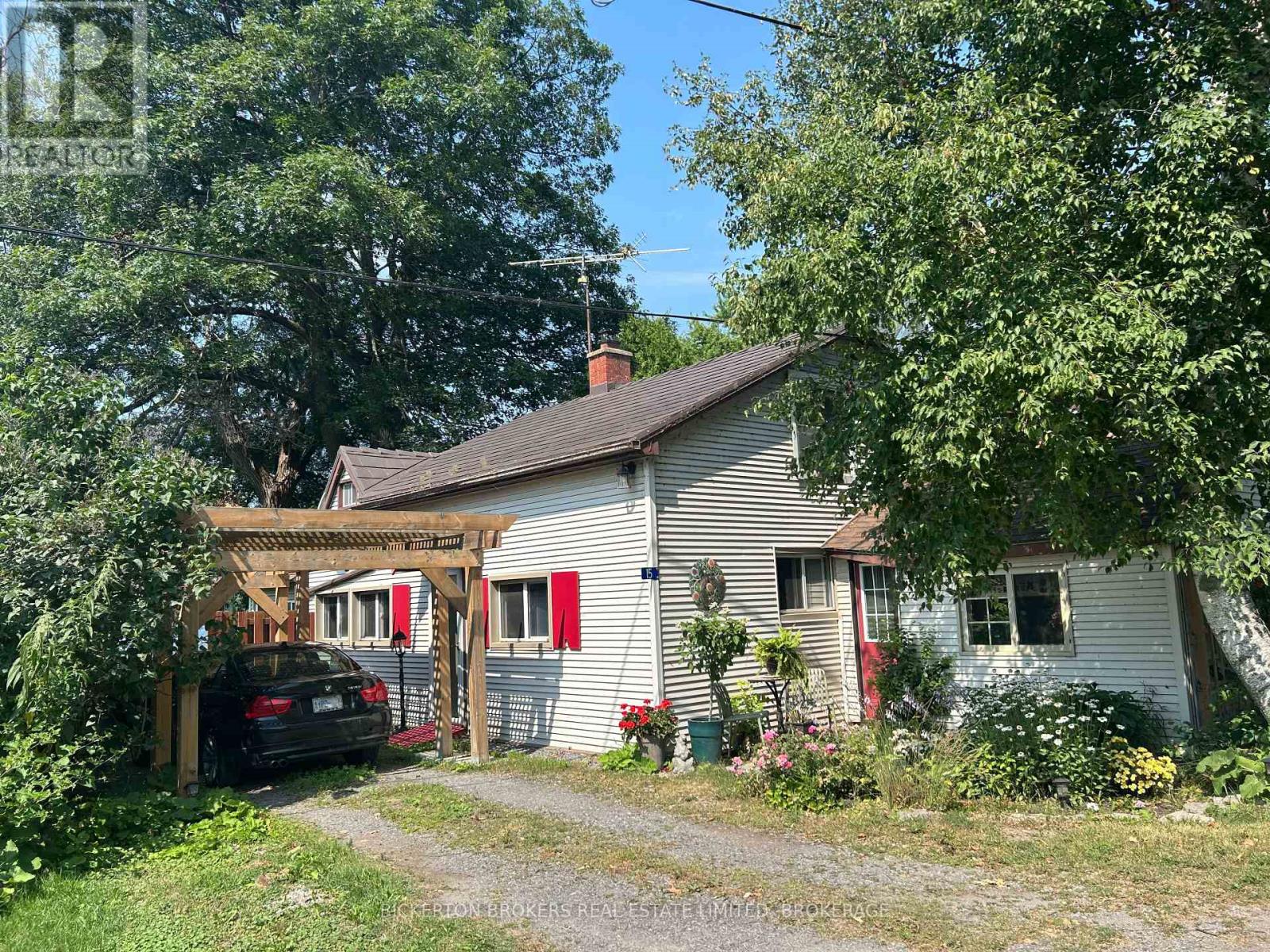 15 STURTIVANS LANE - 1