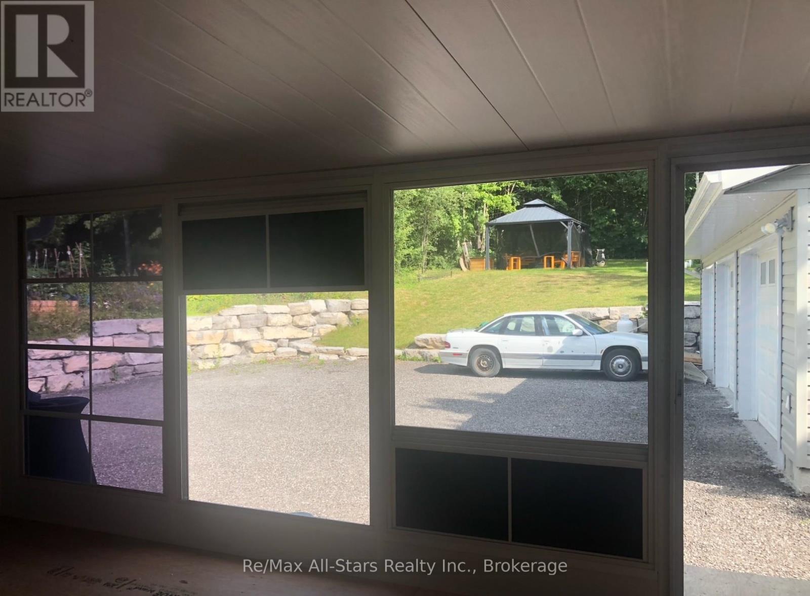 851 CEDAR GLEN ROAD - 8