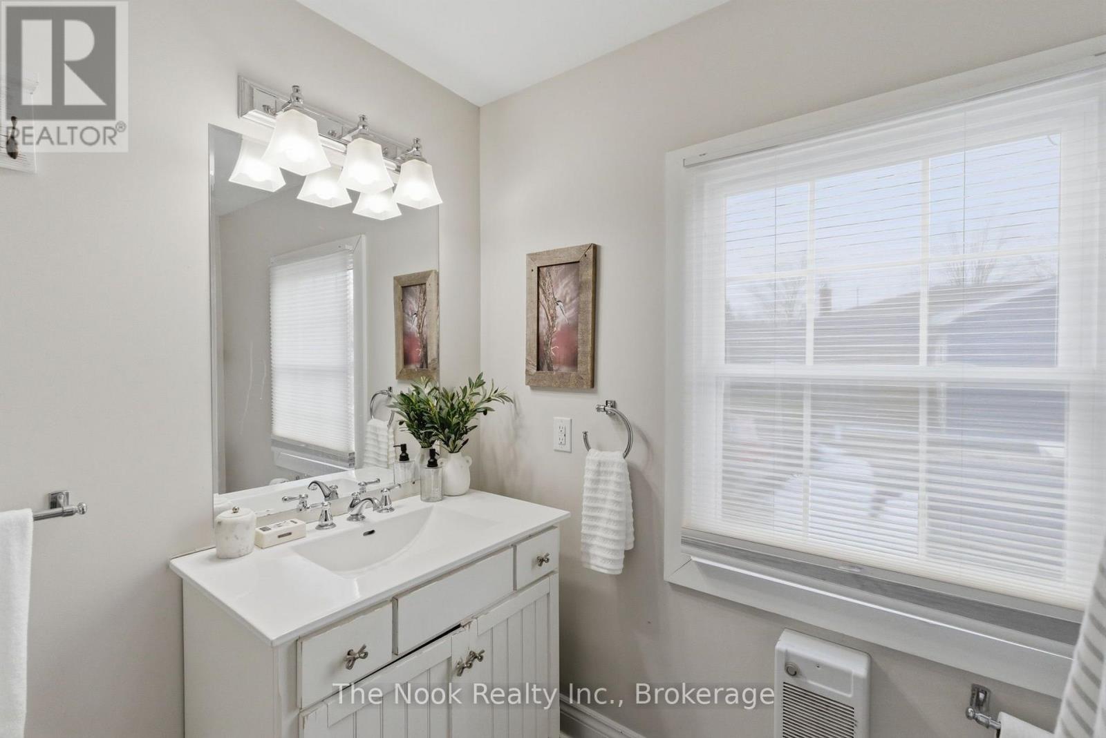 264 BENNET STREET - 26