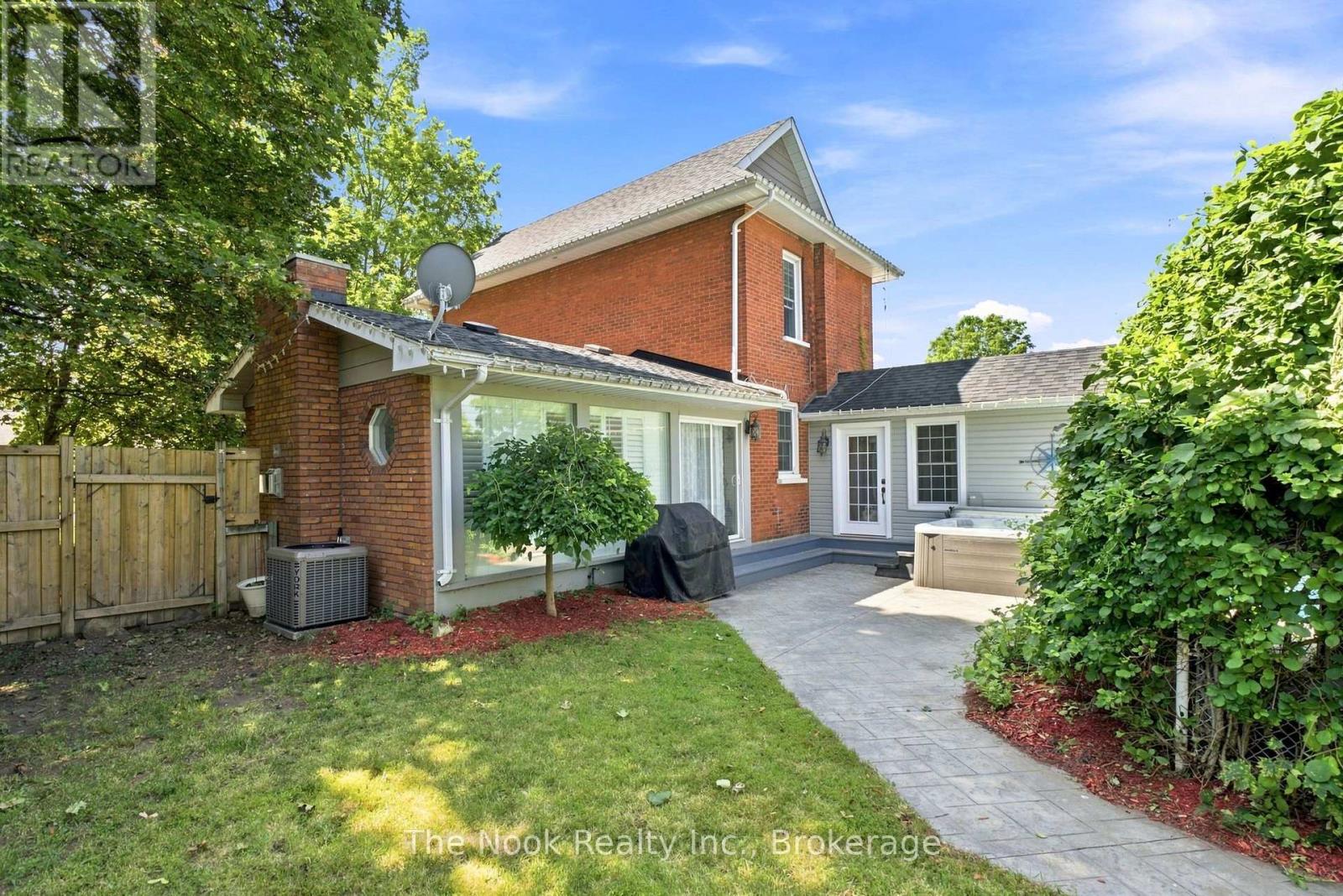 264 BENNET STREET - 4