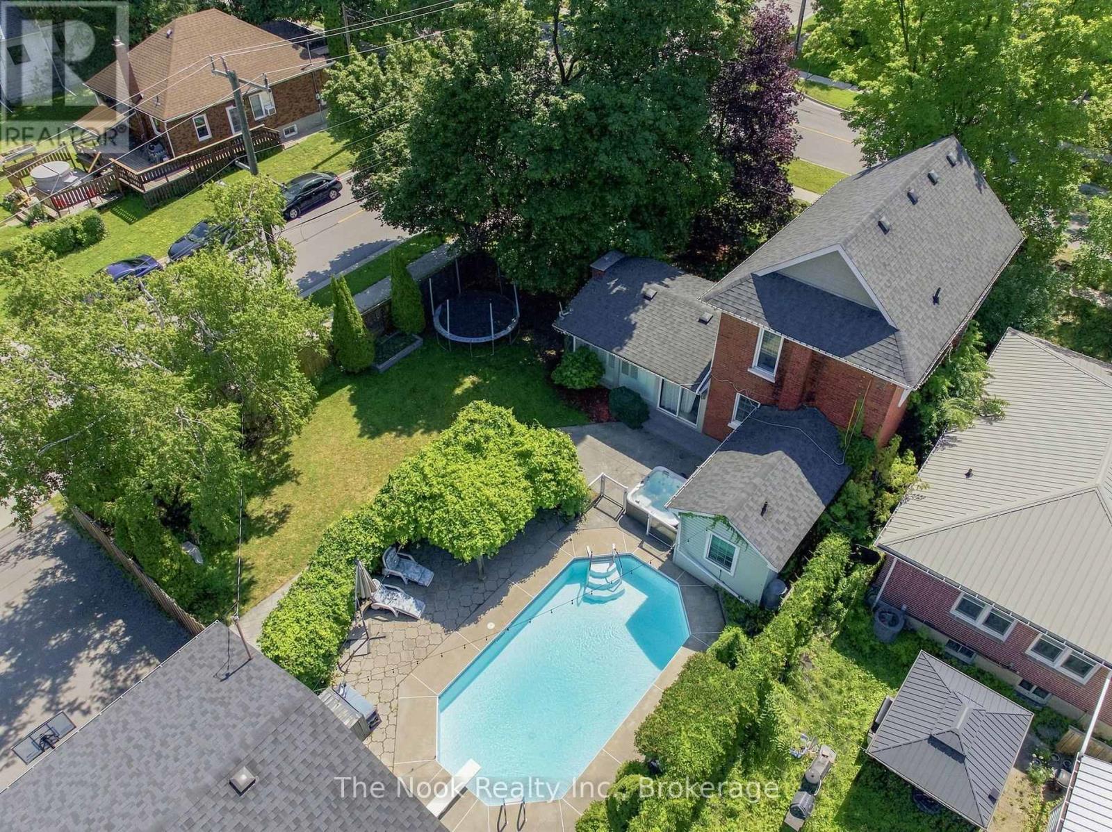 264 BENNET STREET - 5
