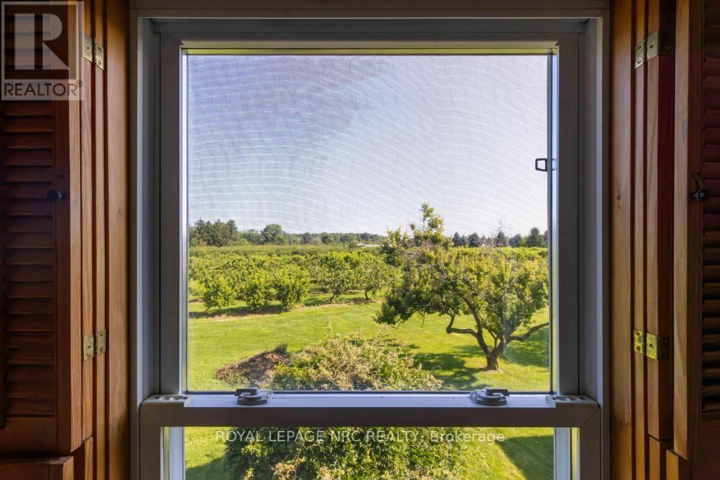 245 NIVEN ROAD - 24