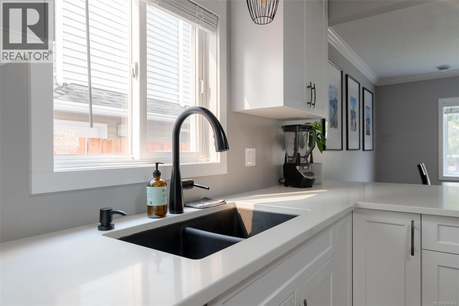 5335 Ian Ave - Image 22