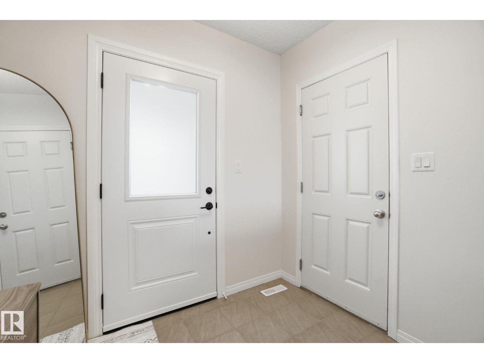 2553 COUGHLAN RD SW, Chappelle Area, Edmonton photo 4