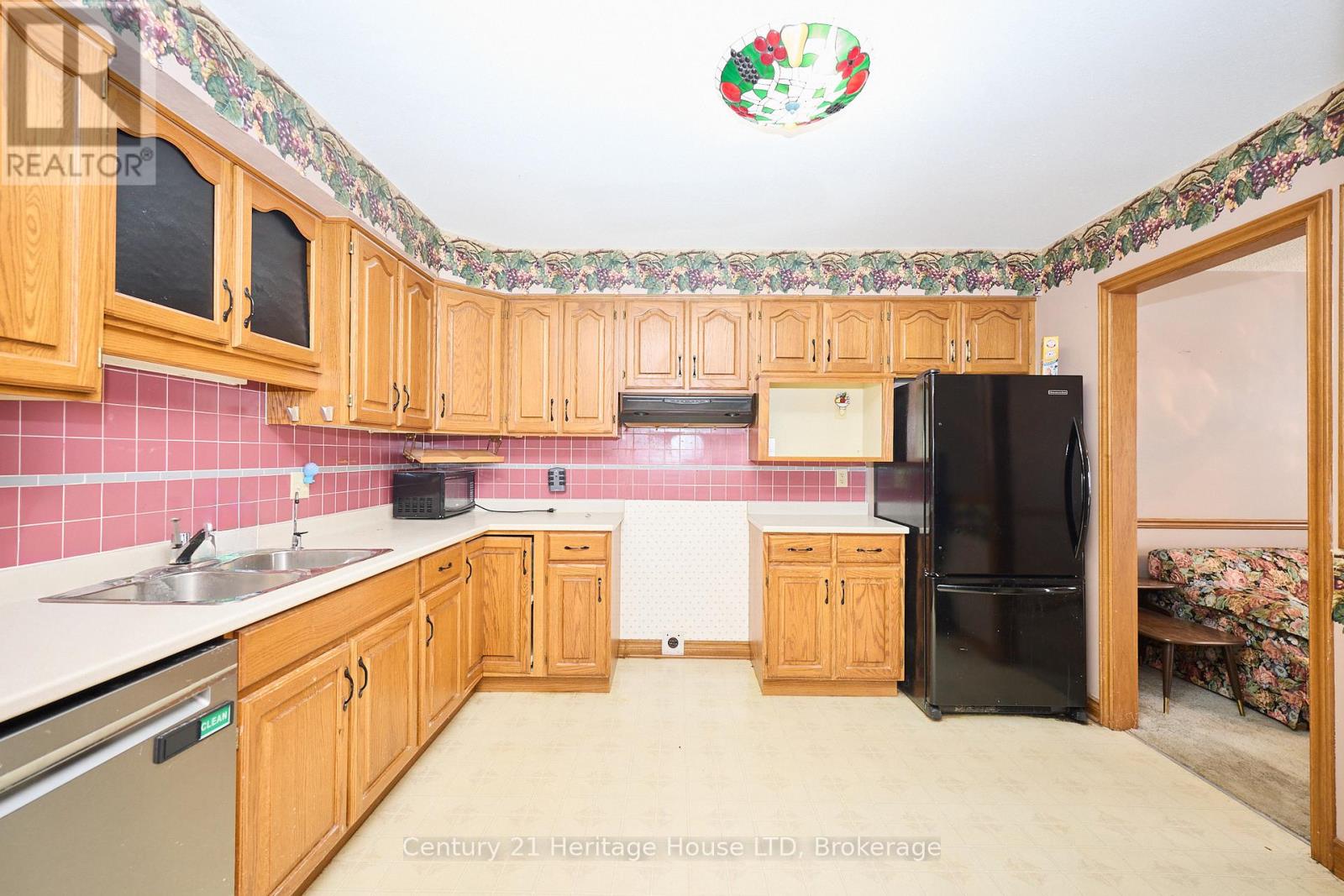 #20 2720 MEWBURN ROAD - 8
