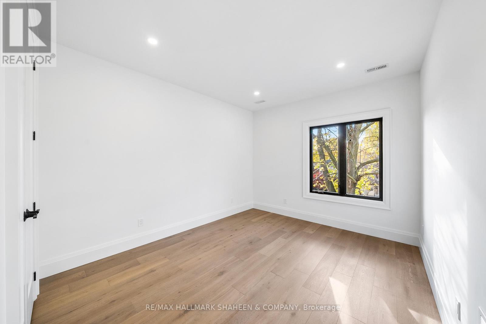 66 PARKHURST BOULEVARD - Image 34
