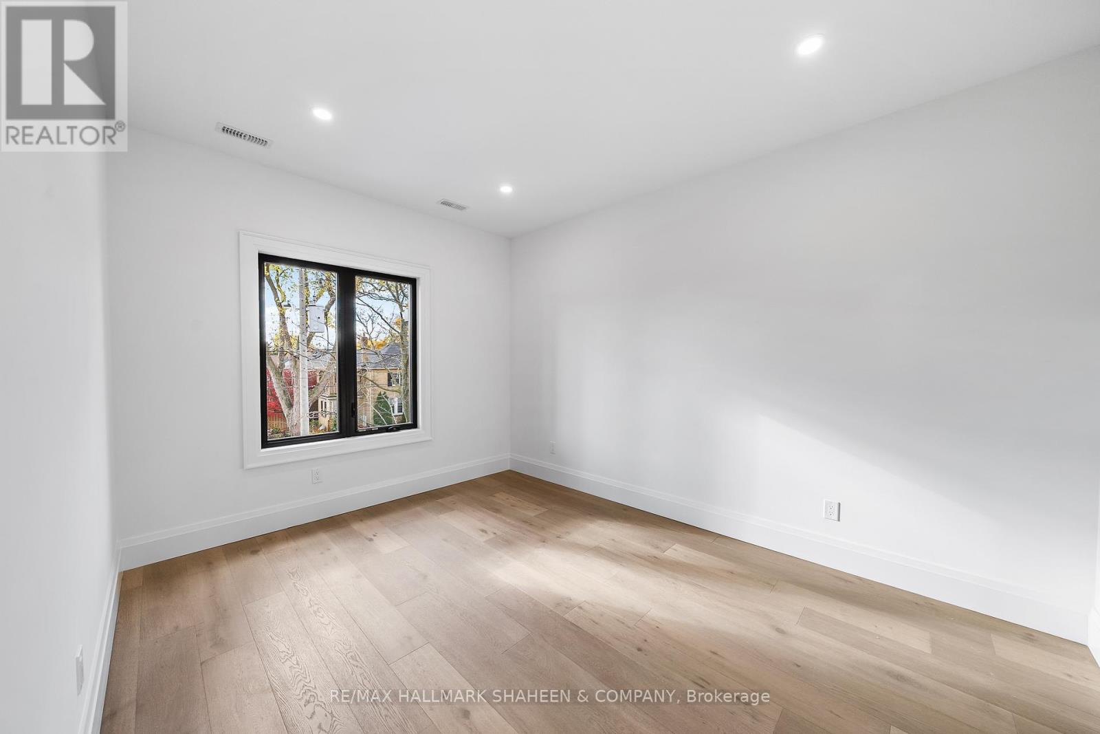 66 PARKHURST BOULEVARD - Image 38