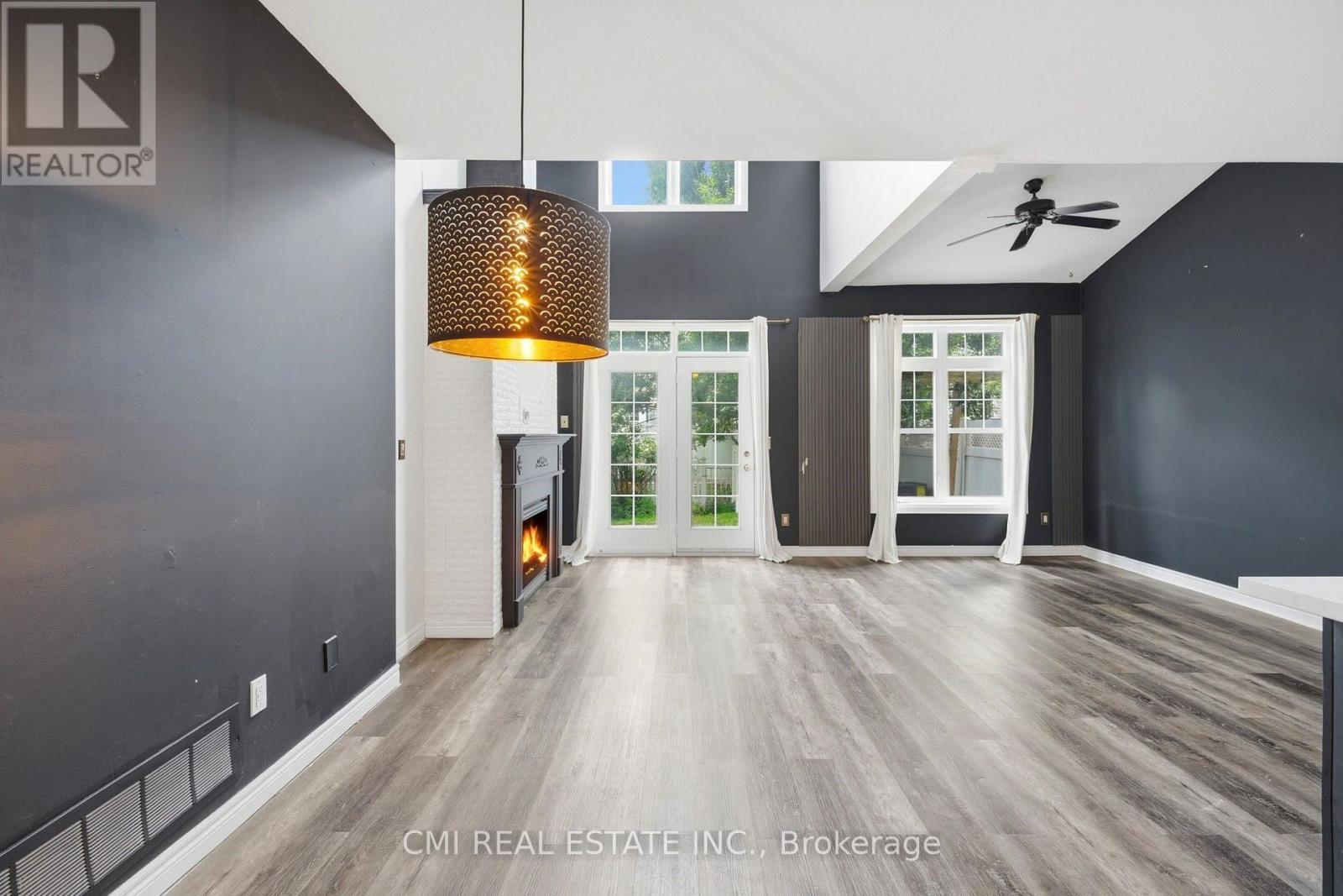 #21 1295 WHARF STREET - 15